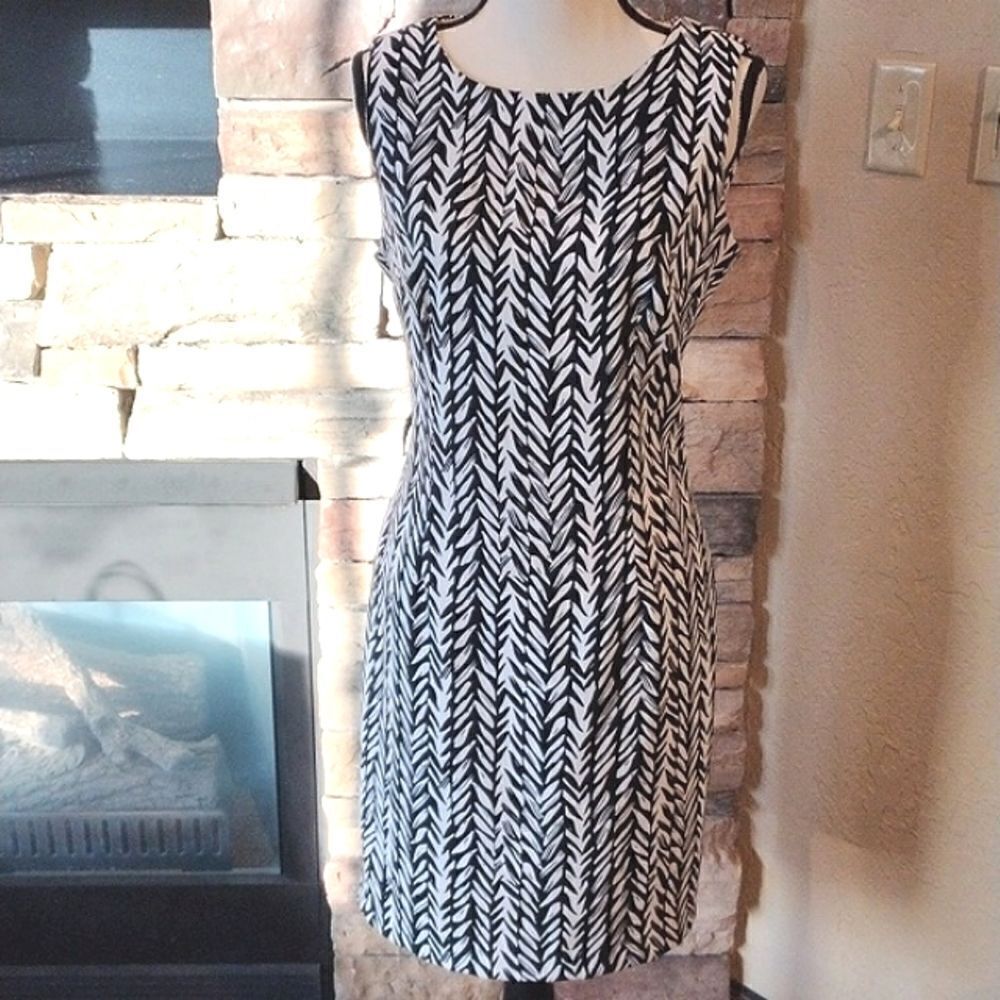 Ronni Nicole Sheath Dress